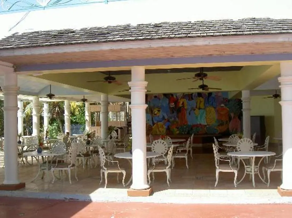 ***  Beachcomber Club Resort Negril Jamaica